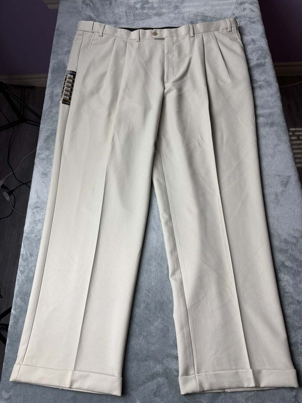 Savane Men’s Dress Pants 44x32 Khaki Pleated Comfort Plus Expandable Waist NWT